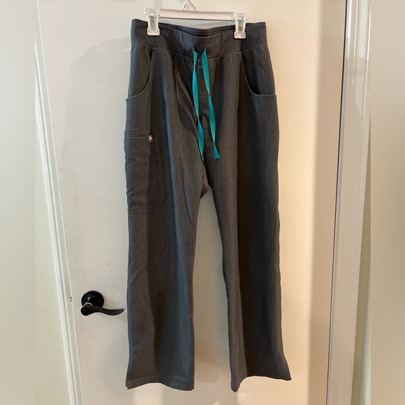 Gently Used Figs Scrub Set - Picture 3 of 4